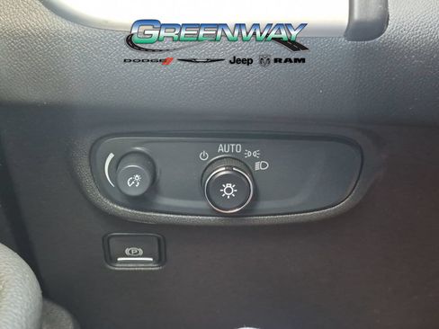 Used 2024 GMC Terrain SLE FWD image 20