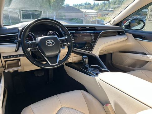 Used 2018 Toyota Camry XLE w/ Audio Package FWD image 15