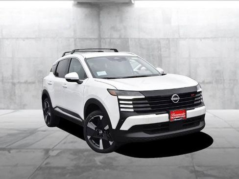 New 2025 Nissan Kicks SR image 2