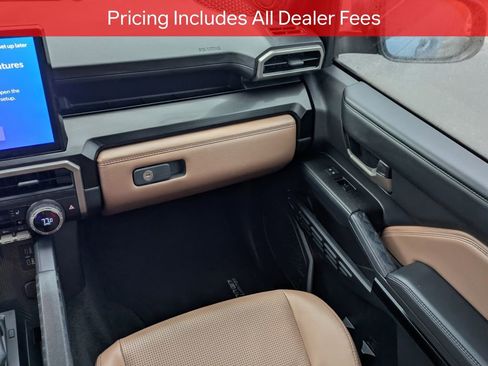 Certified 2025 Toyota 4Runner Limited AWD/4WD image 18