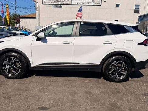 Used 2025 Kia Sportage LX FWD image 10