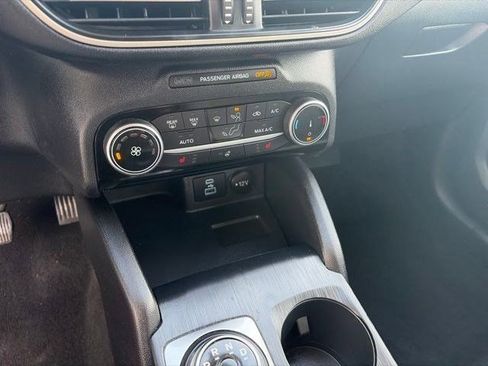 Used 2022 Ford Escape SE w/ Cold Weather Package AWD/4WD image 24