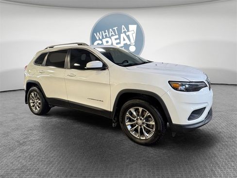Used 2019 Jeep Cherokee Latitude Plus w/ Cold Weather Group image 1