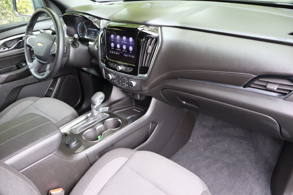 Certified 2023 Chevrolet Traverse LT FWD image 41