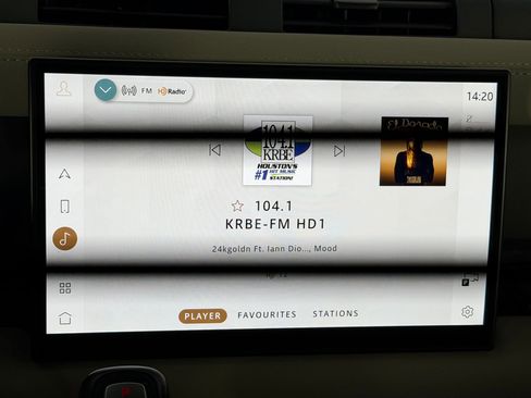 Used 2022 Land Rover Defender 110 X-Dynamic SE image 23