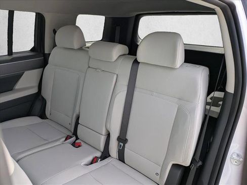 New 2026 Hyundai Santa Fe SE FWD image 17