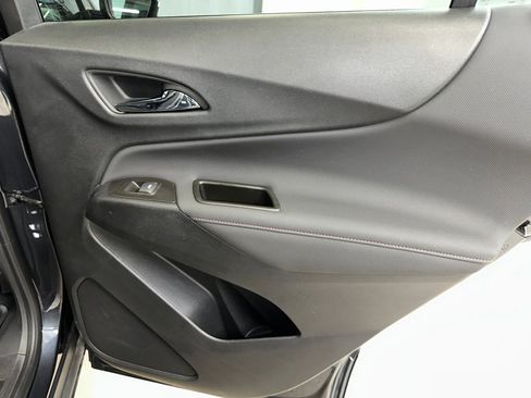 Used 2022 Chevrolet Equinox RS w/ RS Leather Package image 32