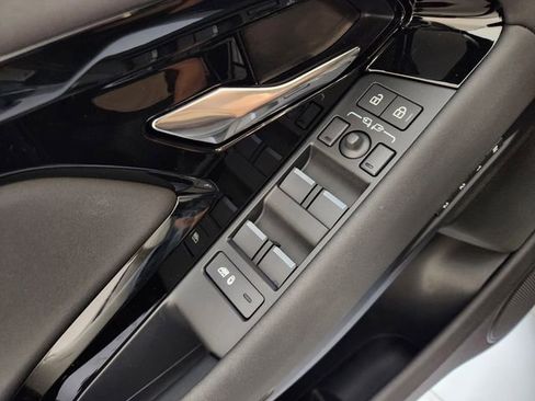 Used 2026 Land Rover Range Rover Evoque S image 21