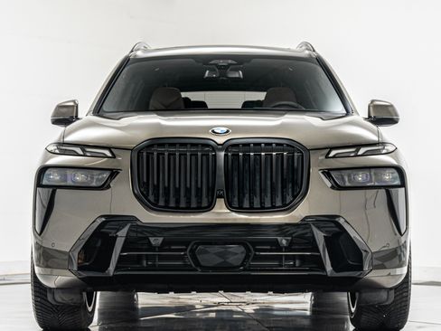 Used 2026 BMW X7 xDrive40i w/ M Sport Package AWD/4WD image 4