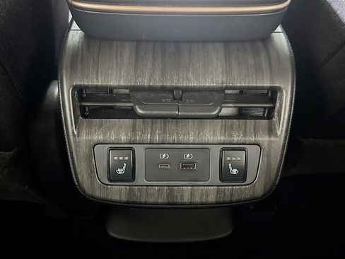 Used 2024 Nissan Ariya AWD image 5