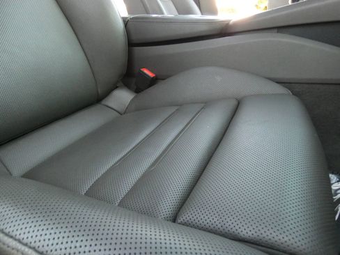 Used 2018 Porsche Panamera 4 image 30