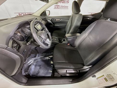 Certified 2021 Nissan Rogue Sport S image 24