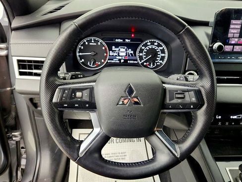 Used 2022 Mitsubishi Outlander SEL Black Edition FWD image 13