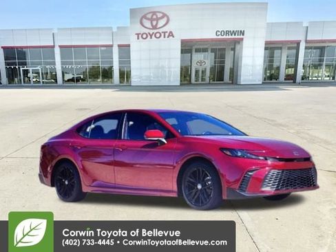 Used 2025 Toyota Camry SE FWD image 10