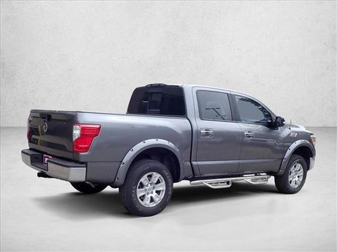 Used 2019 Nissan Titan SV AWD/4WD image 4
