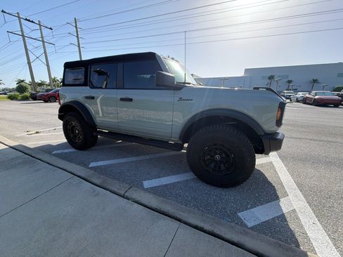 Used 2024 Ford Bronco Black Diamond AWD/4WD image 17