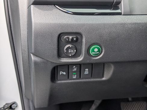 Used 2021 Honda Pilot Touring image 25