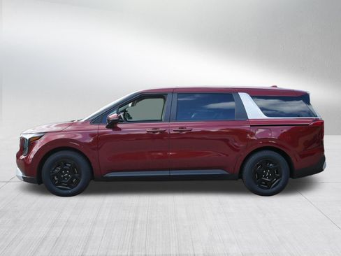 Certified 2026 Kia Carnival FWD image 4