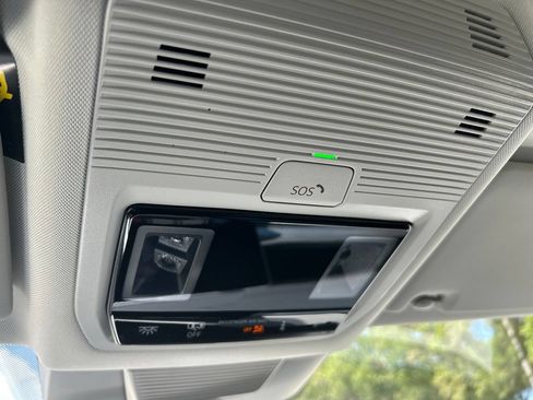 New 2026 Volkswagen Tiguan SE FWD image 58