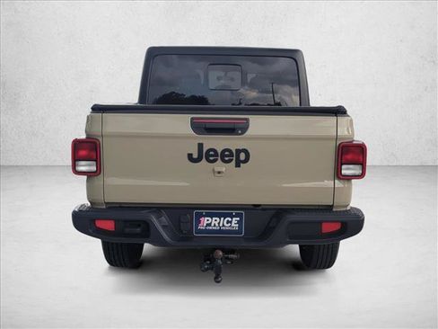 Used 2022 Jeep Gladiator Sport AWD/4WD image 7