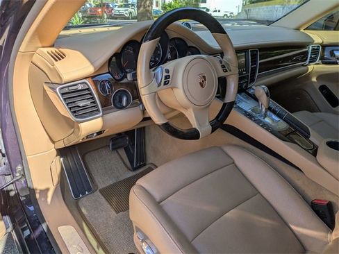 Used 2015 Porsche Panamera 4 image 10