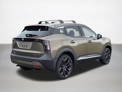 New 2026 Nissan Kicks SR w/ Cold Weather Package