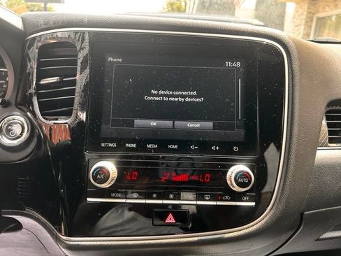 Used 2022 Mitsubishi Outlander 4WD Plug-In Hybrid image 26