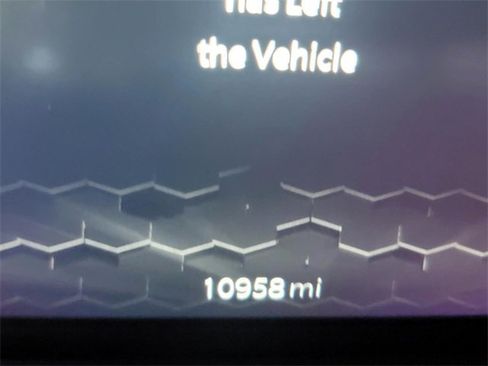 Used 2024 Jeep Compass Limited w/ High Altitude Package image 39