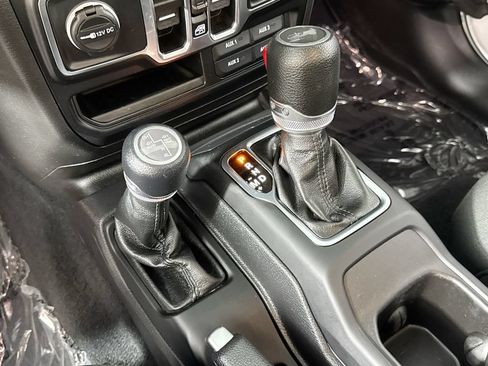 Used 2023 Jeep Wrangler Unlimited w/ Cold Weather Group AWD/4WD image 24
