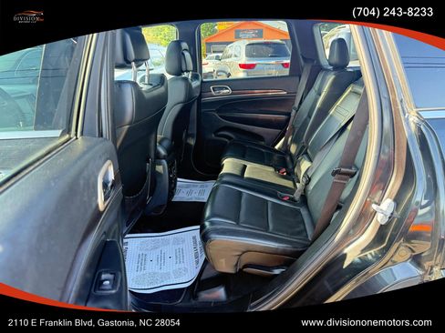 Used 2014 Jeep Grand Cherokee Limited w/ Luxury Group II image 16