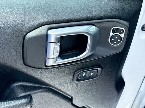 Used 2022 Jeep Wrangler Unlimited Sport image 19