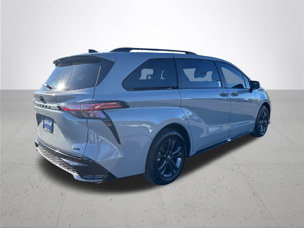 Used 2026 Toyota Sienna XSE AWD/4WD image 7