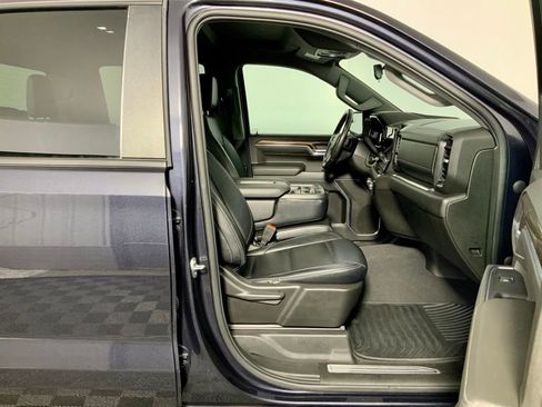 Used 2022 Chevrolet Silverado 1500 LT AWD/4WD image 31