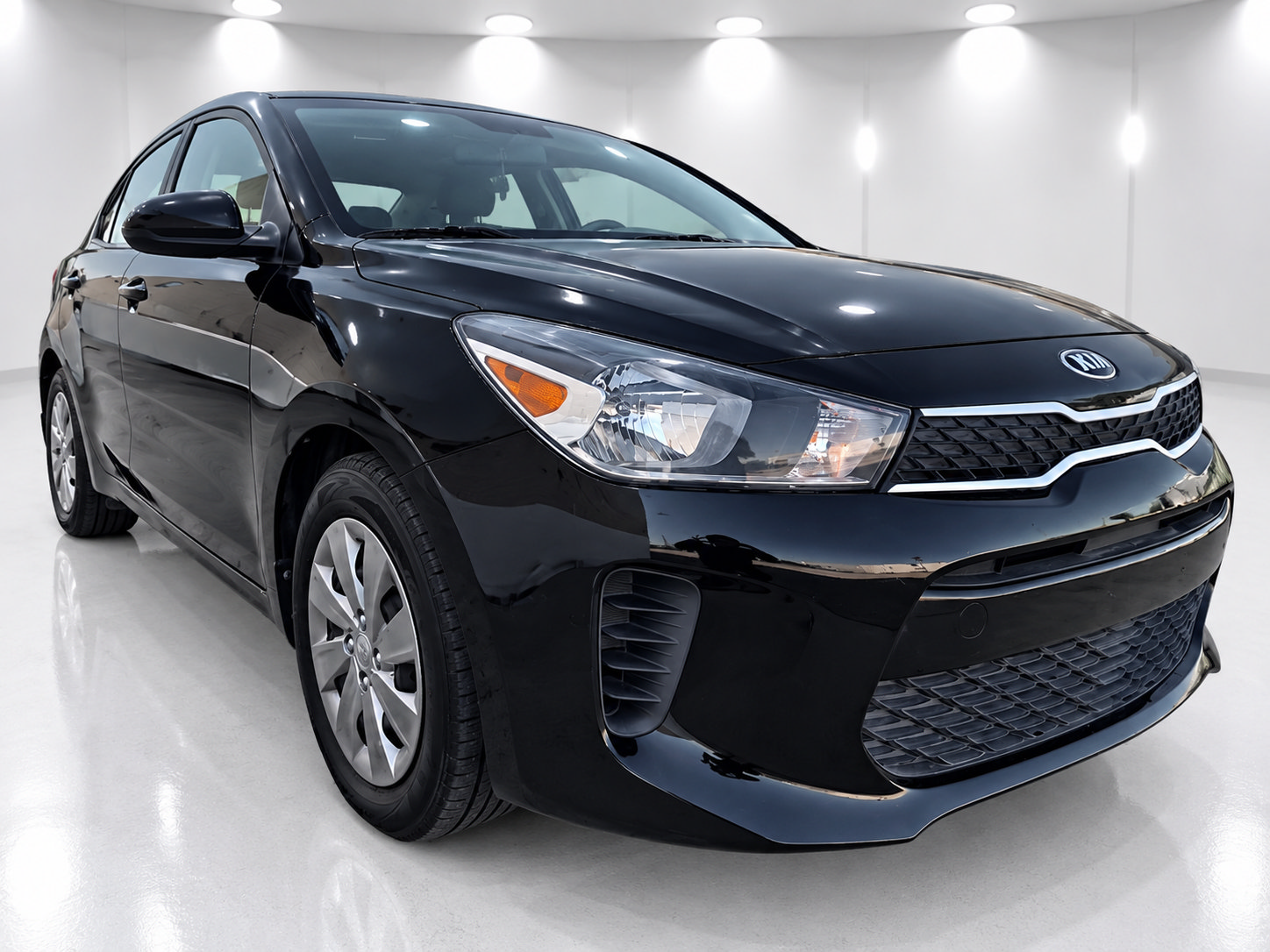 Used 2019 Kia Rio S FWD image 1