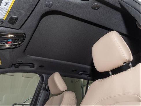 Used 2025 Jeep Grand Cherokee Limited w/ Trailer Tow Package image 17