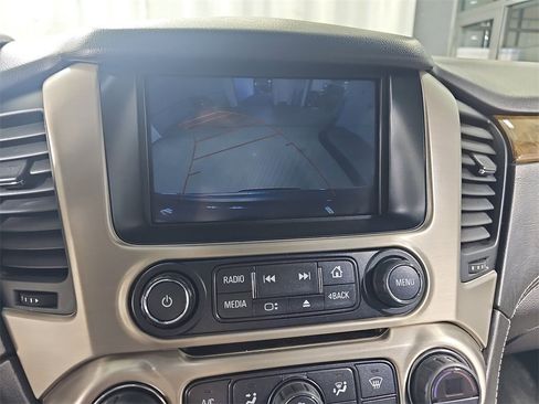 Used 2016 GMC Yukon XL Denali image 32