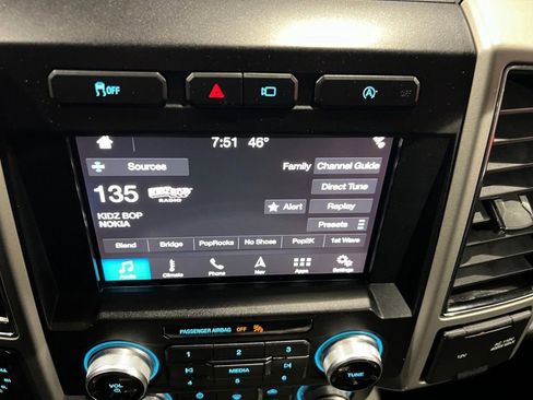 Used 2018 Ford F150 Lariat w/ Equipment Group 502A Luxury image 33