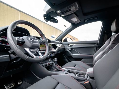 Used 2025 Audi Q3 2.0T Premium Plus w/ Premium Plus Package AWD/4WD image 5