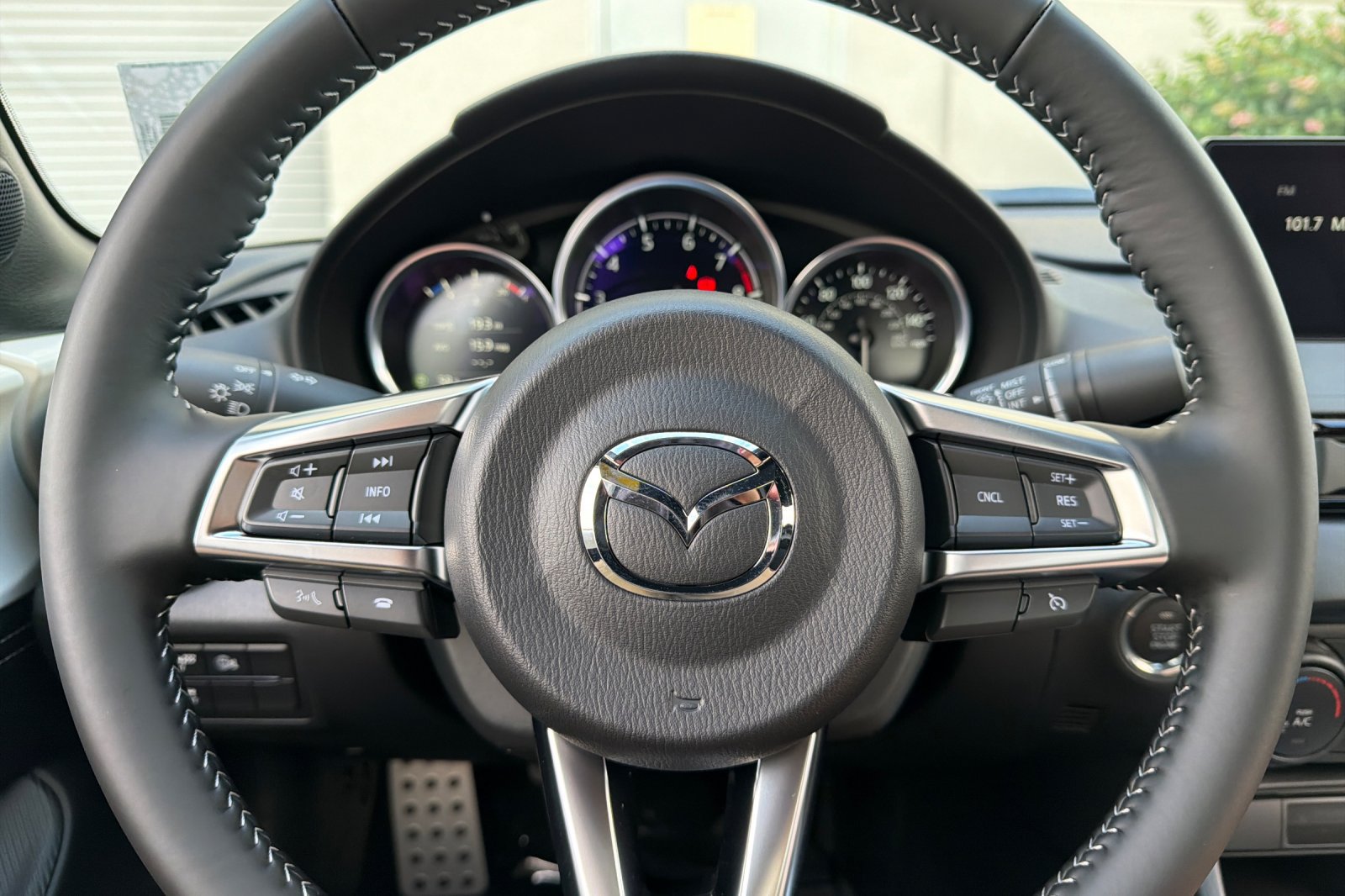 New 2026 MAZDA MX-5 Miata Club w/ Interior Package RWD image 24