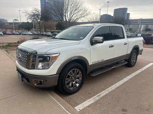 Certified 2019 Nissan Titan Platinum Reserve w/ Platinum Utility Package image 2