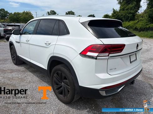 Used 2023 Volkswagen Atlas Cross Sport SE w/ Panoramic Sunroof Package AWD/4WD image 3