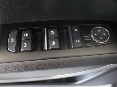 Used 2023 Kia Soul LX w/ LX Technology Package FWD image 9