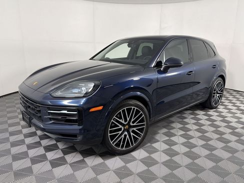 Certified 2024 Porsche Cayenne AWD/4WD image 1