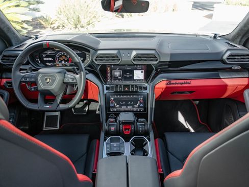 Used 2024 Lamborghini Urus S image 7