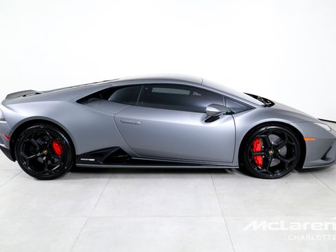 Used 2023 Lamborghini Huracan EVO image 9