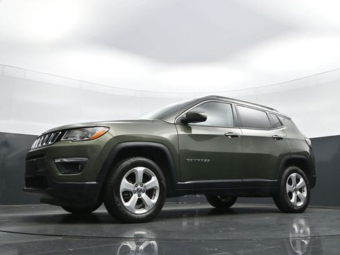 Used 2021 Jeep Compass Latitude AWD/4WD image 23
