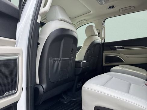 Used 2022 Kia Telluride S FWD image 17