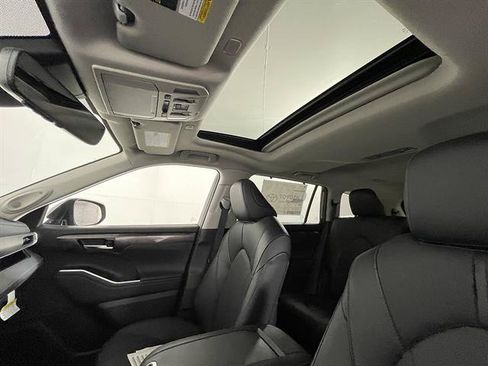 New 2026 Toyota Highlander Limited AWD/4WD image 10