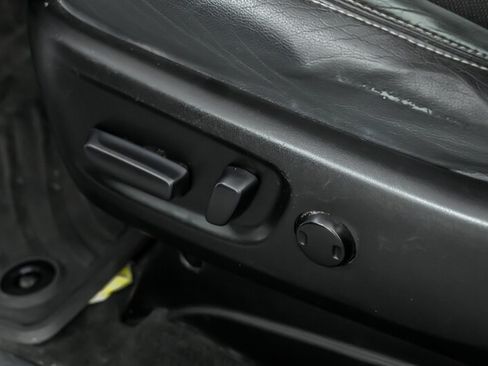 Used 2016 Toyota Sienna SE w/ SE Preferred Package FWD image 21