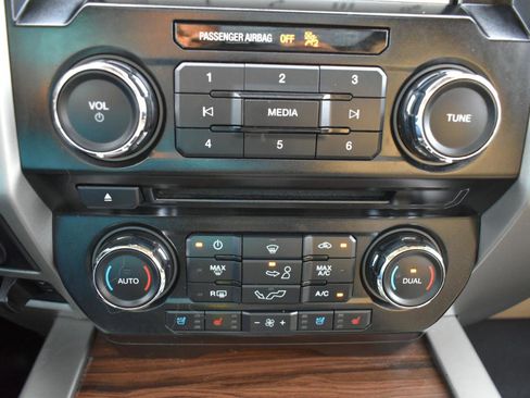 Used 2016 Ford F150 Lariat image 23